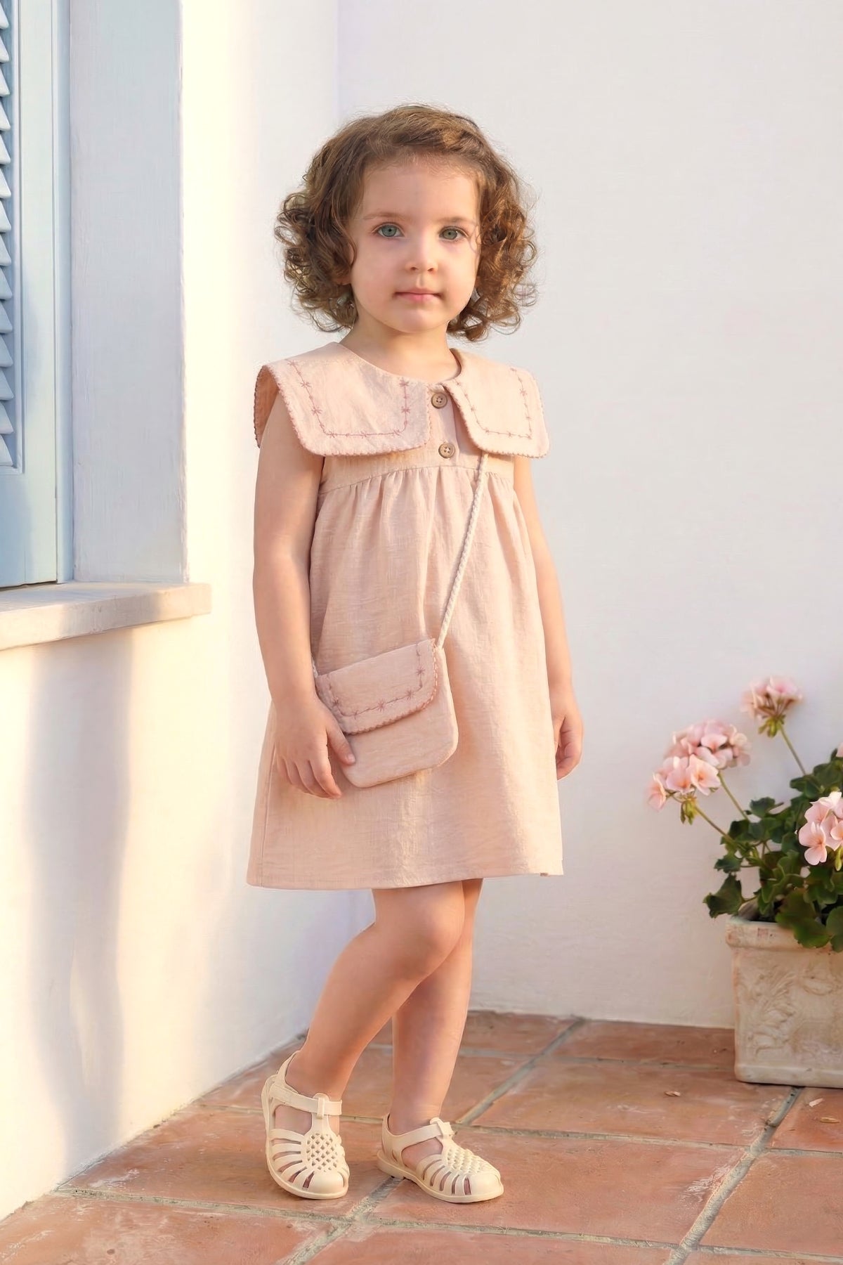 Kız Bebek Yakası Nakışlı Çantalı Elbise Pudra